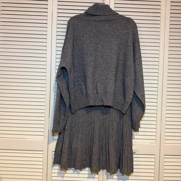 Fashion Nova Pleated Sweater Skirt Set - Grey - Picture 5 of 7
